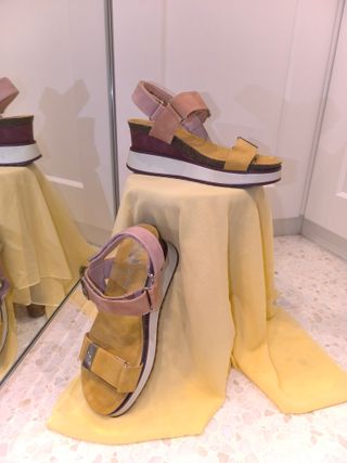 Sandalias cuña mujer rosa y amarillo N 37