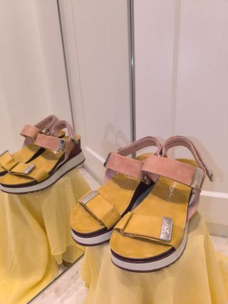 Sandalias cuña mujer rosa y amarillo N 37