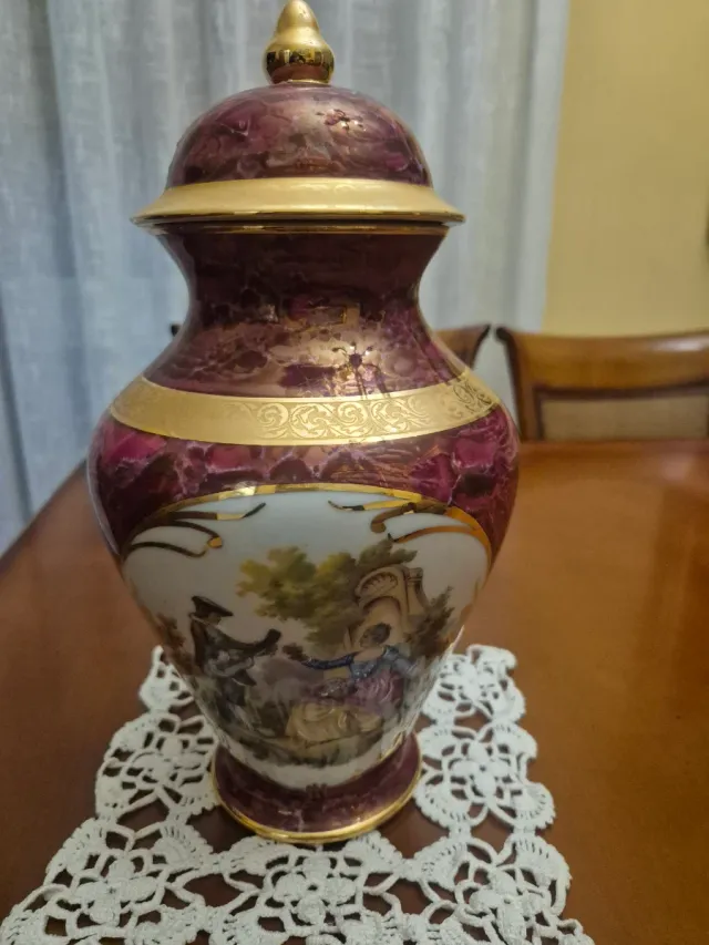 Jarrón de porcelana decorativo