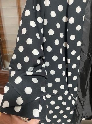 Americana lunares blanco y negro. Esta nueva