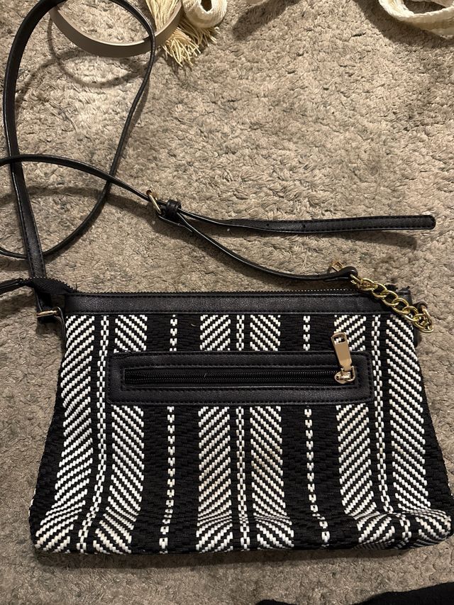 Bolso bandolera blanco y negro