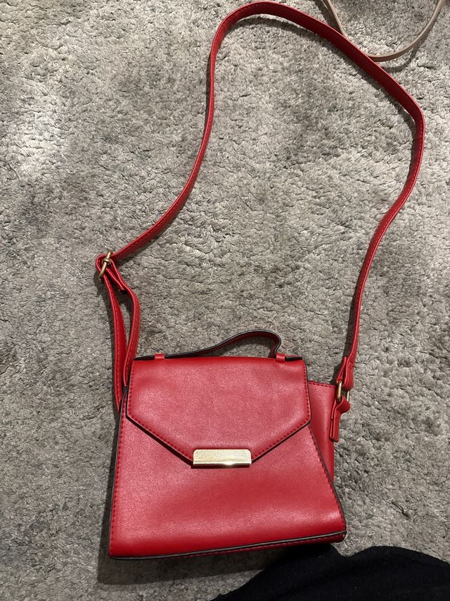 Bolso de mano rojo