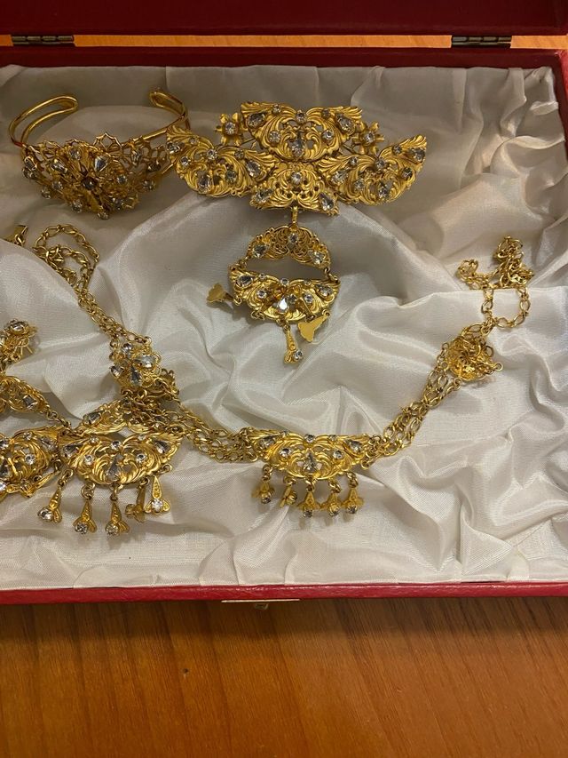 Aderezo fallero oro con pedrería