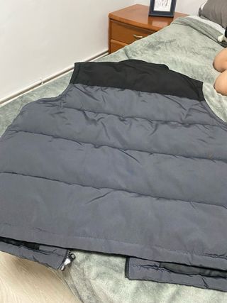 Chaleco acolchado hombre negro y gris