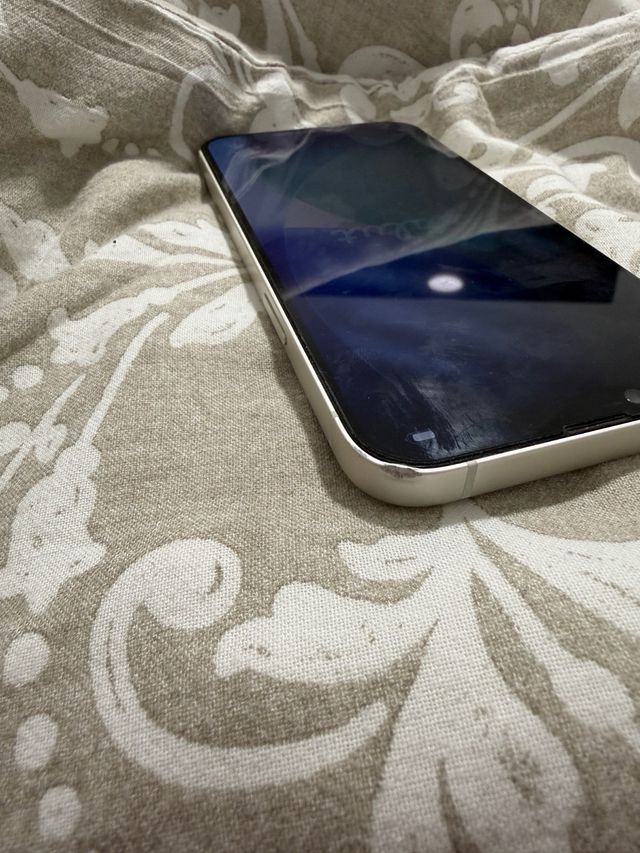 iPhone 14 Plus Apple