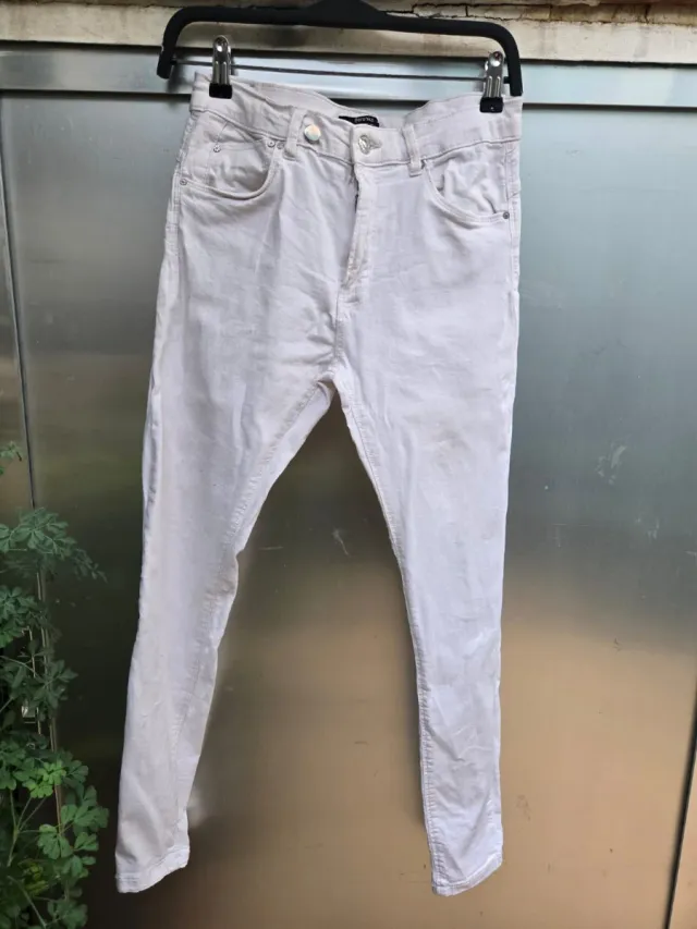 Pantalón blanco Bershka chica
