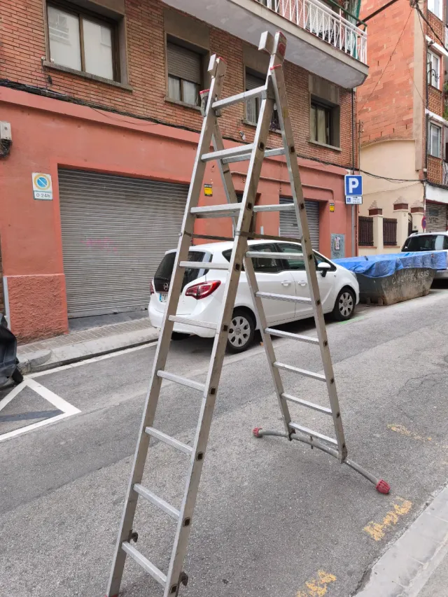 Escalera extensible de aluminio