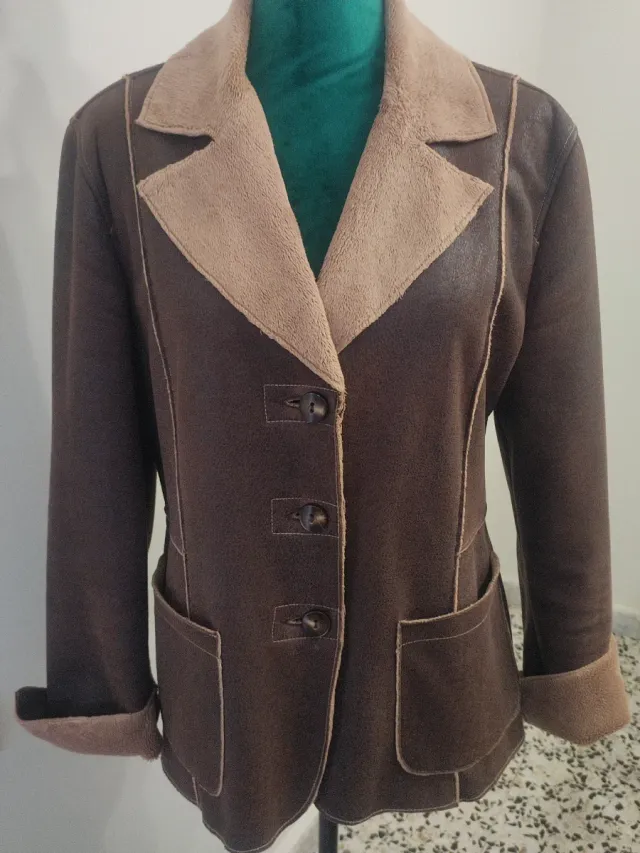 Chaqueta polipiel forrada pelo