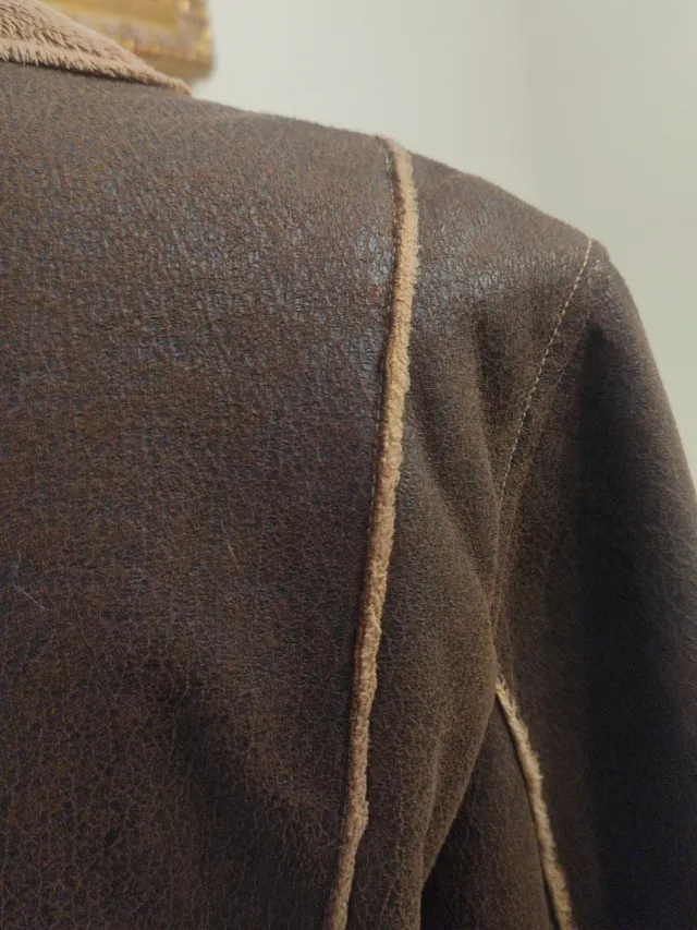 Chaqueta polipiel forrada pelo