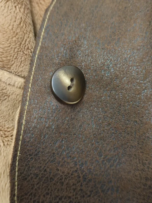 Chaqueta polipiel forrada pelo