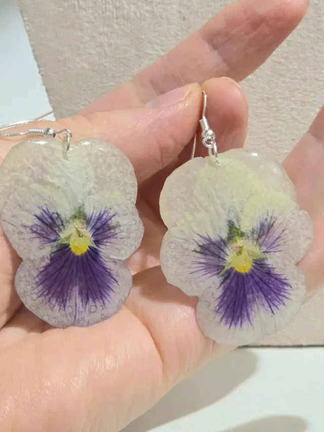 Pendientes de pensamientos y anillo de regalo