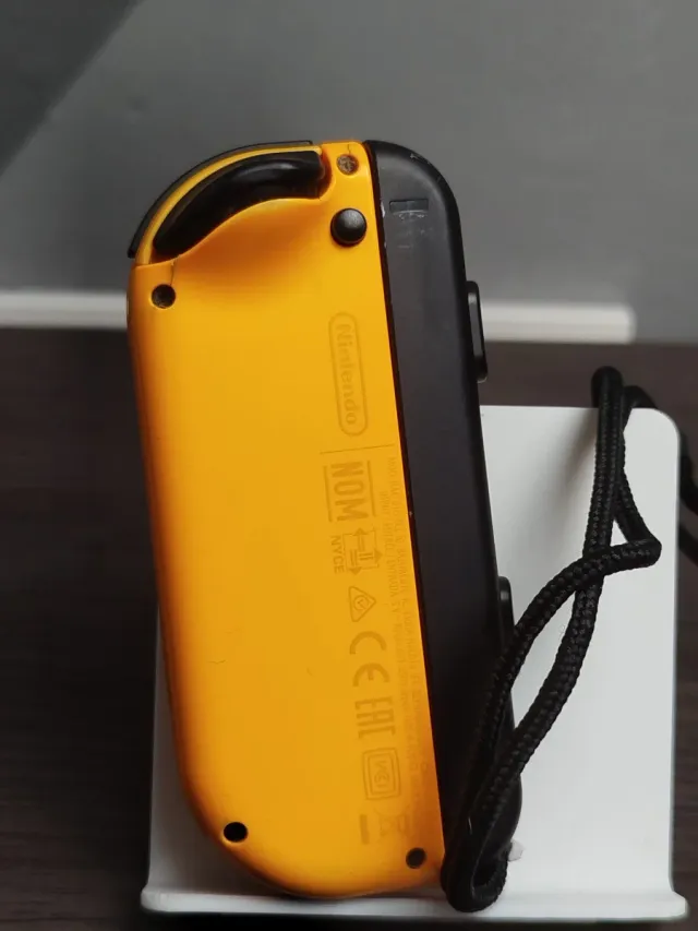 Joy-Con Amarelo-Laranja Nintendo Switch