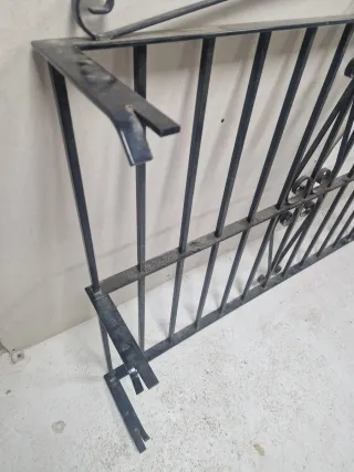 Reja de hierro forjado decorativa