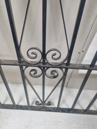 Reja de hierro forjado decorativa