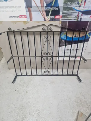 Reja de hierro forjado decorativa