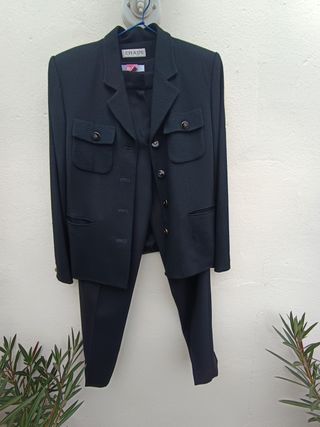 Americana CHAUS negra crepe gordito