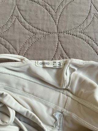 Top deportivo Oysho blanco