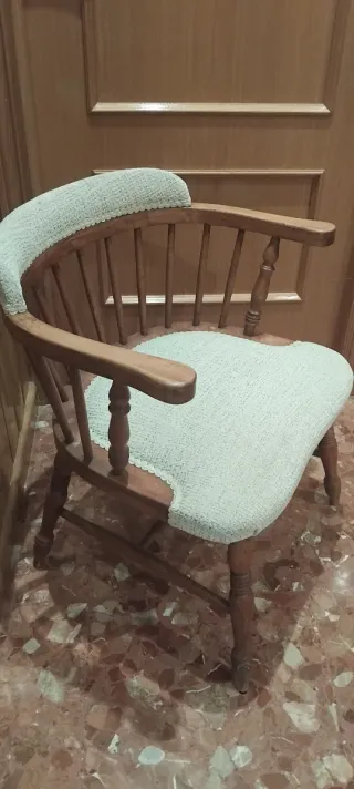 Silla restaurada madera y tela