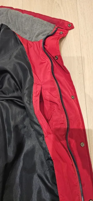 Cazadora cuello alto hombre roja