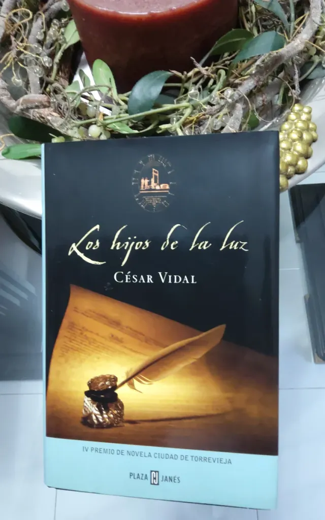 Los Hijos De La Luz/ the Children of the Light ...