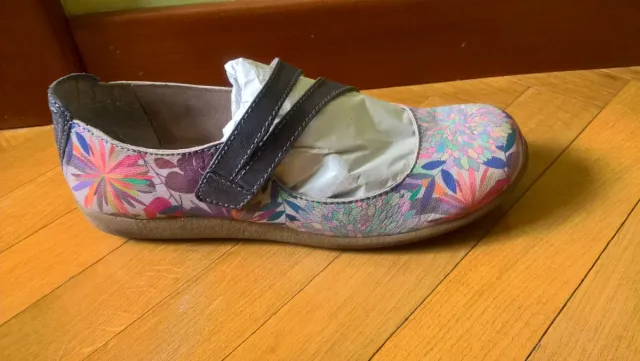 Merceditas piel talla 38