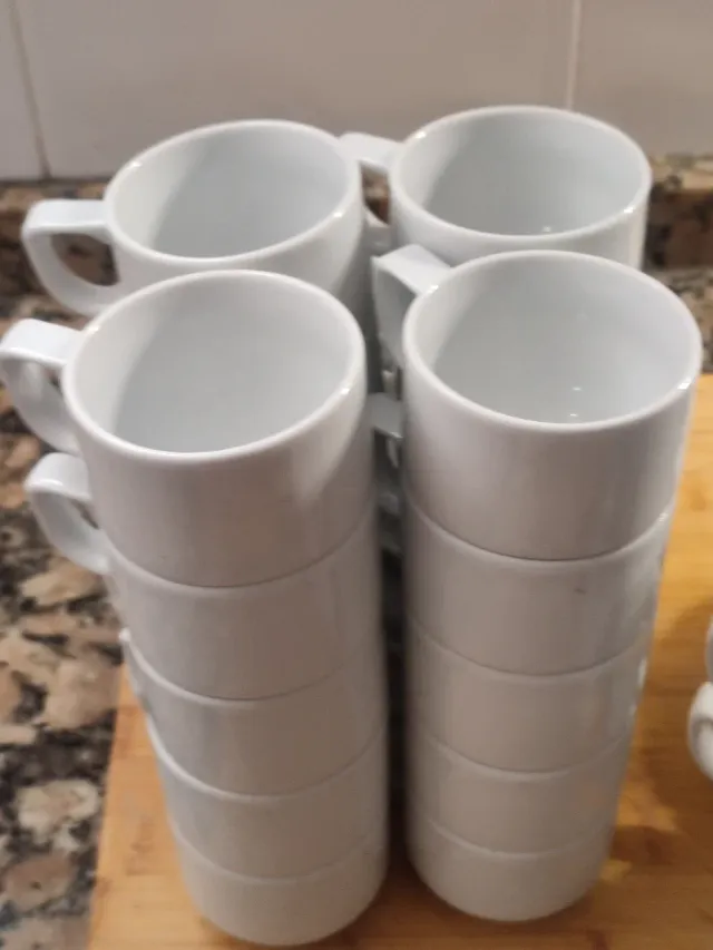 Juego de Tazas y Platos de Porcelana