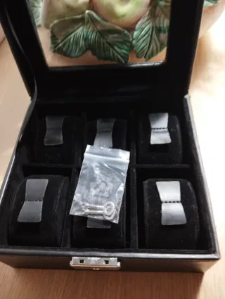 Caja para 6 relojes con llaves