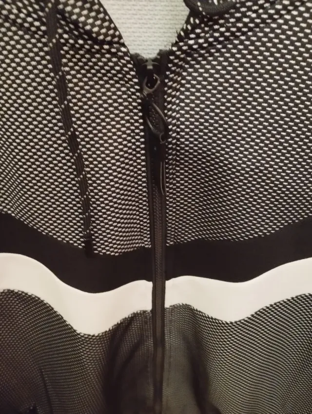 Sudadera con capucha y cremallera