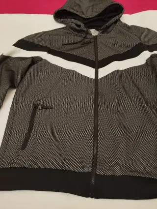 Sudadera con capucha y cremallera