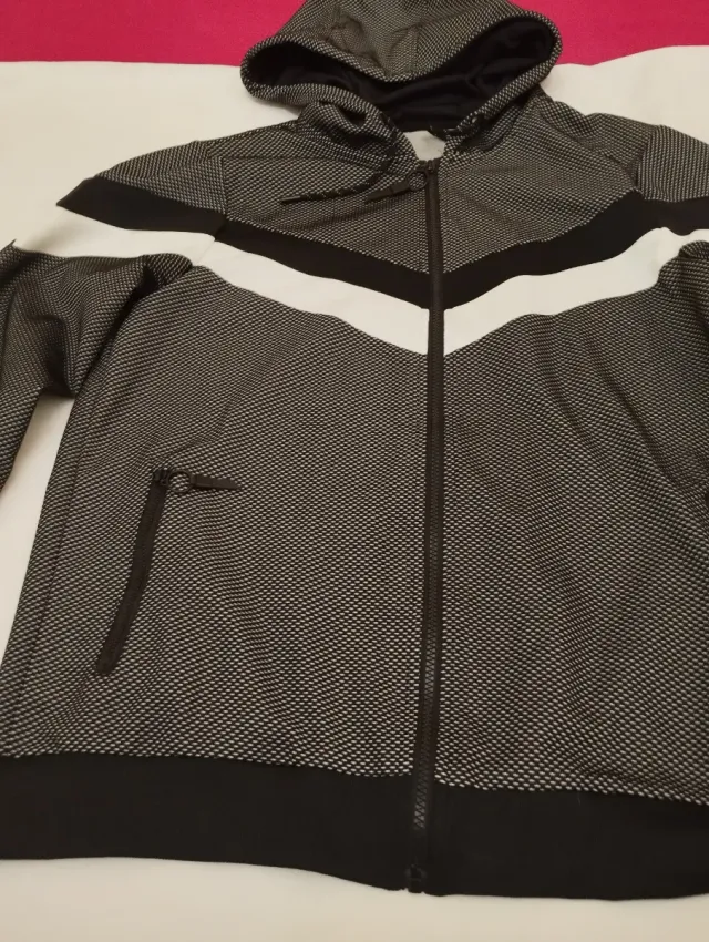 Sudadera con capucha y cremallera