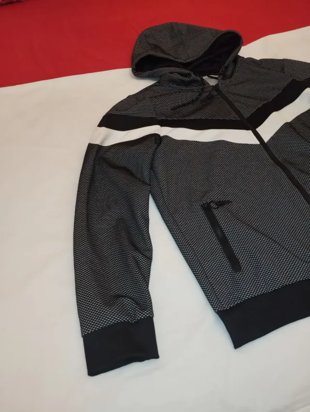 Sudadera con capucha y cremallera