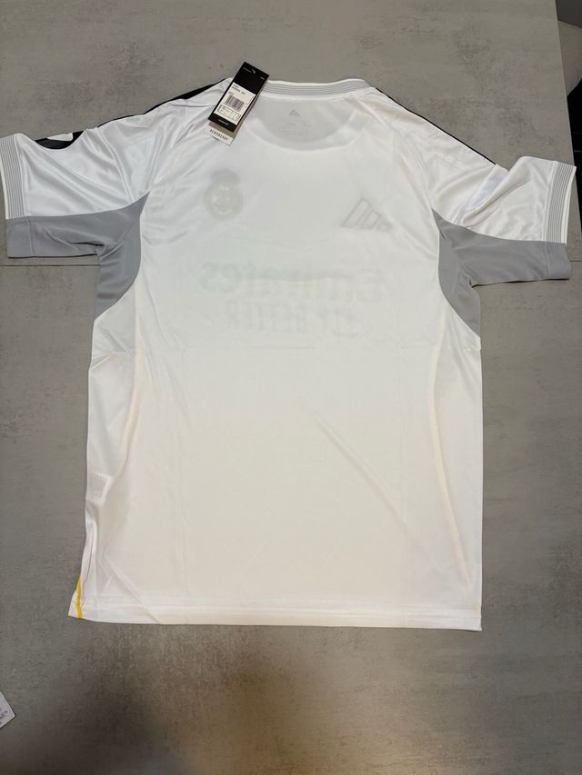 Camisola Real Madrid 25/26 Tamanho L