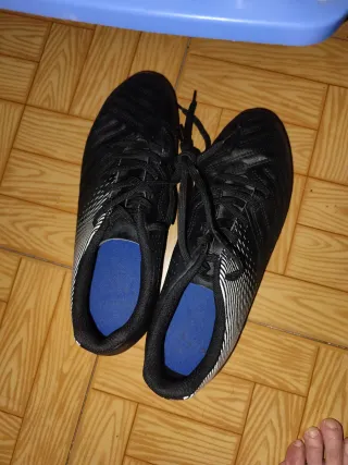 Botas Rugby/Fútbol Kipsta Negras Talla 41