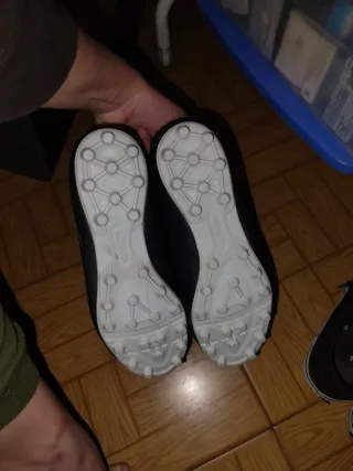 Botas Rugby/Fútbol Kipsta Negras Talla 41