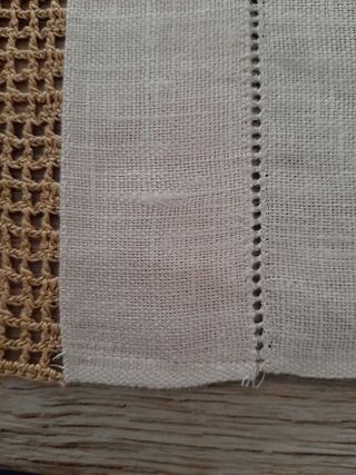 Asciugamano: lino con pizzo  artigianale. Nuovo