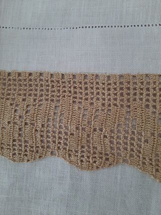 Asciugamano: lino con pizzo  artigianale. Nuovo