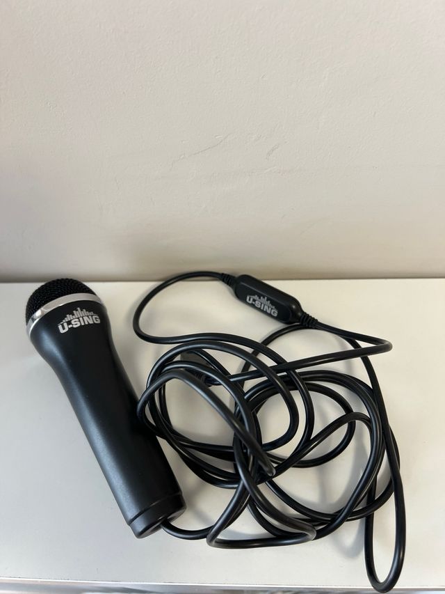 Pacchetto di gioco U-SING: U've Got Talent! + Microfono Wii