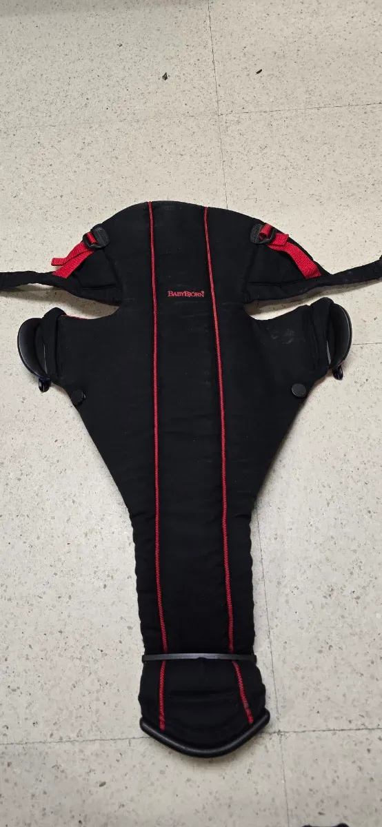 Mochila porta bebés BabyBjörn negra