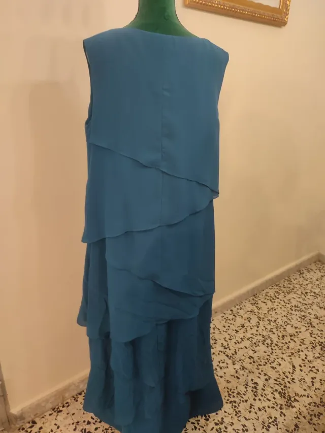 Vestido fiesta azul con volantes