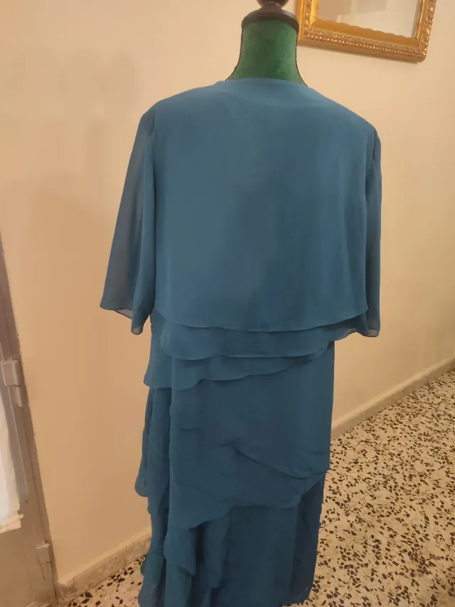 Vestido fiesta azul con volantes