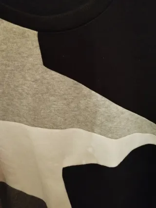 Sudadera sin capucha geométrica