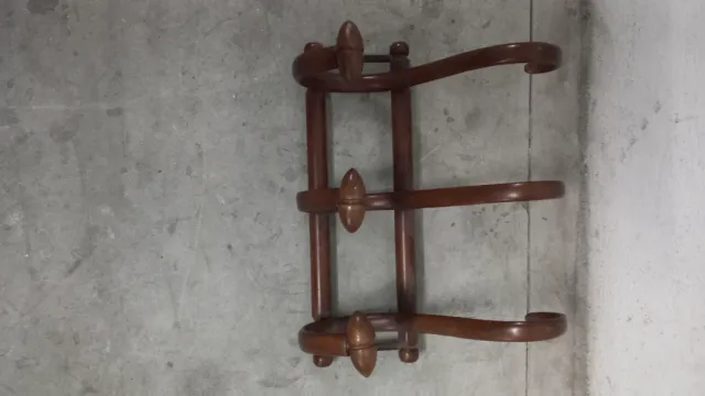 Antico appendiabiti in legno