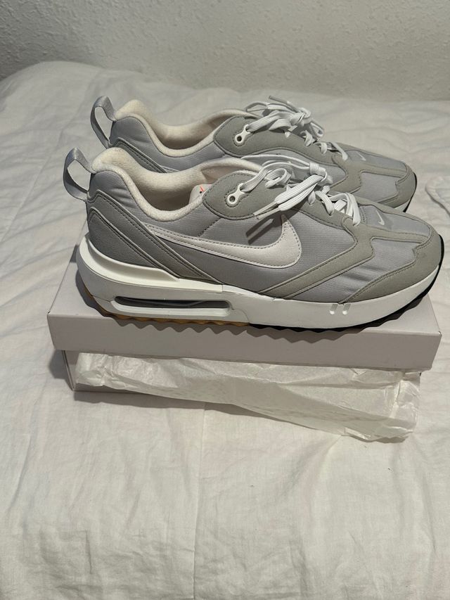 Nike Air Max Dawn Gris/Blanco Talla 44,5