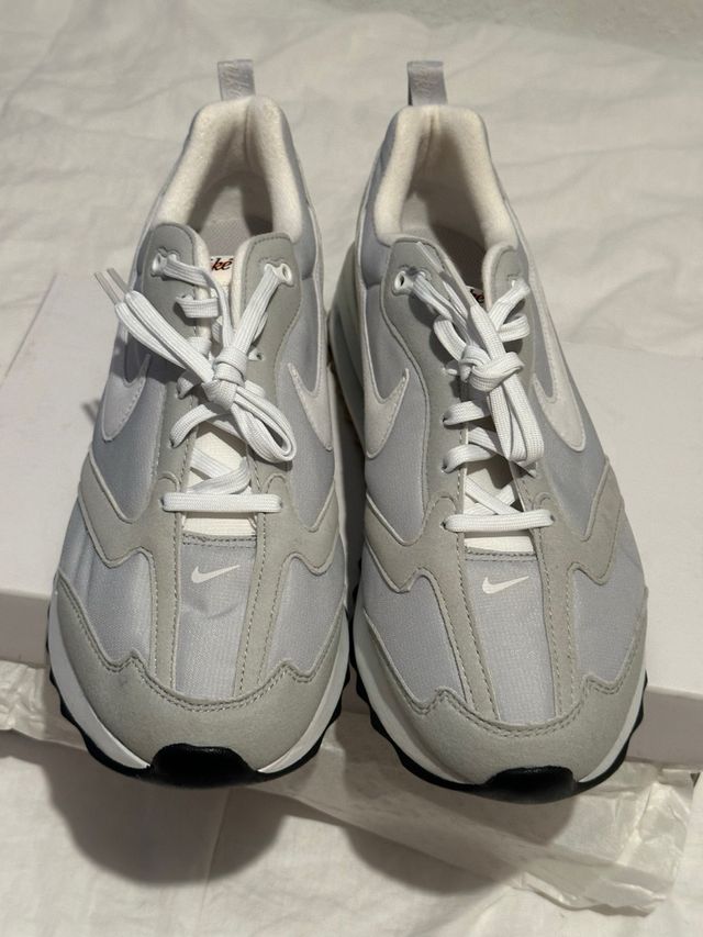 Nike Air Max Dawn Gris/Blanco Talla 44,5