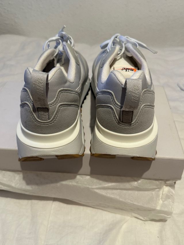 Nike Air Max Dawn Gris/Blanco Talla 44,5