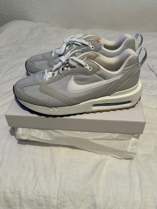 Nike Air Max Dawn Gris/Blanco Talla 44,5