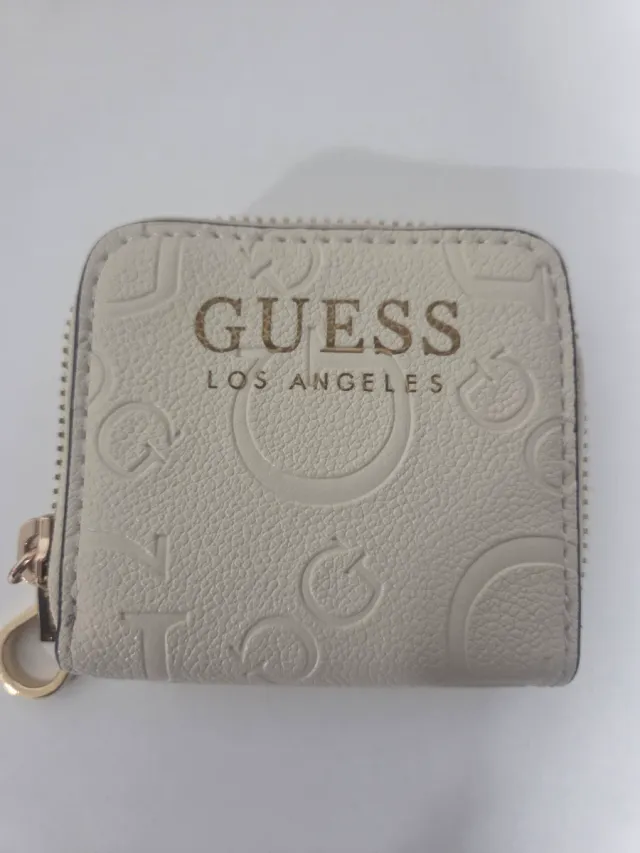 Monedero Guess Beige y Dorado Pequeño
