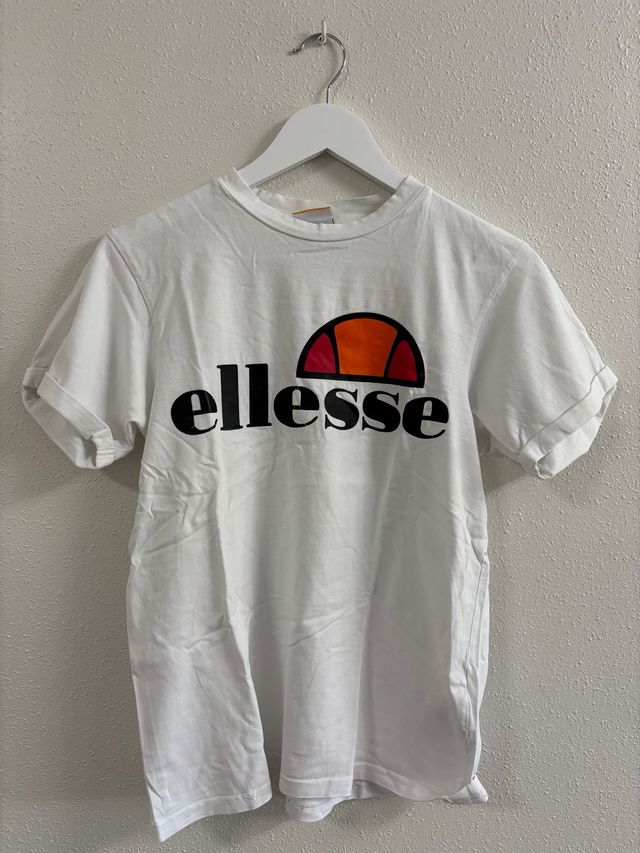 Camiseta Marca Ellesse Blanca.