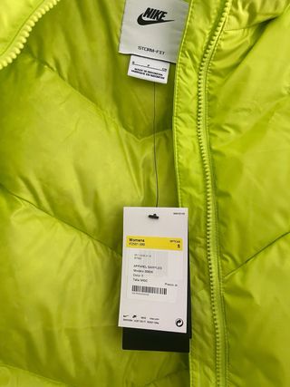 Chaqueta Nike acolchada verde neón