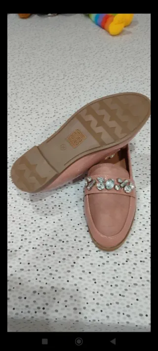 Zapatos planos rosas con pedrería
